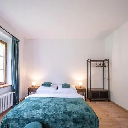 Myslivna Mukarov Guest house *