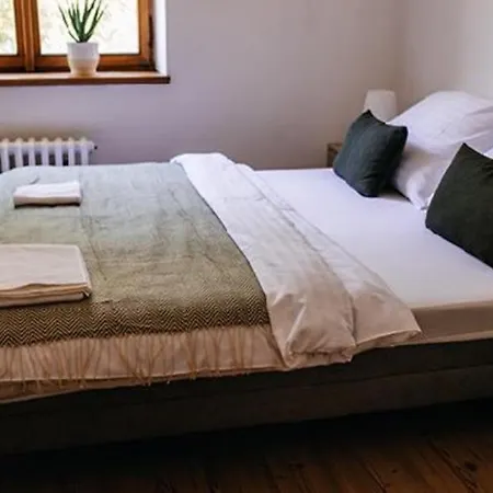 Myslivna Mukarov Guest house *